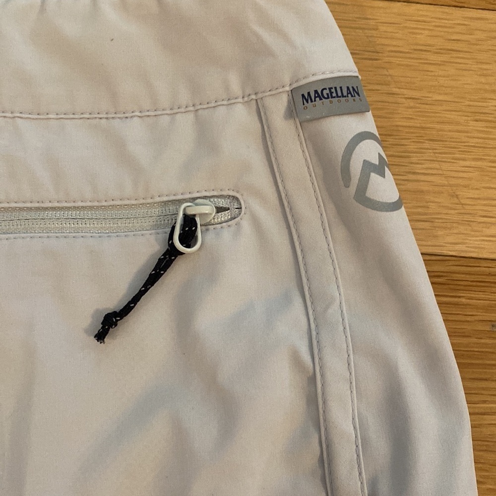 Magellan Gray Fish Gear Water Repellant Shorts Girls M - Picture 9 of 10